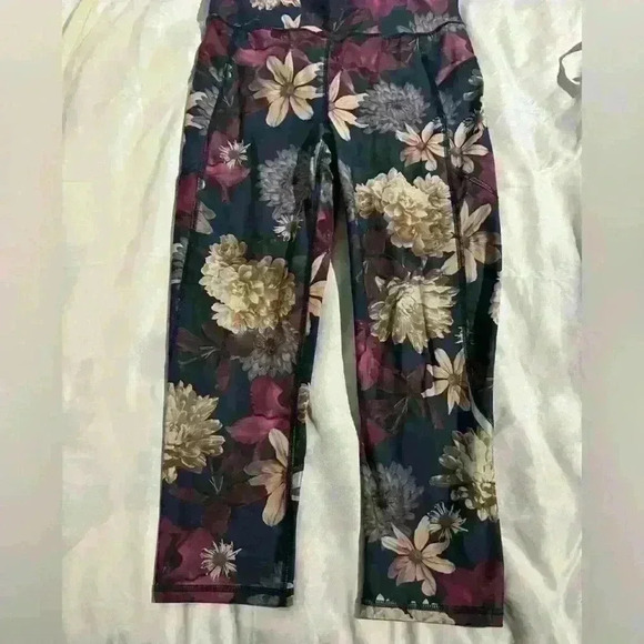 Sweaty Beaty Zero Gravity Cropped leggings S - Picture 1 of 12